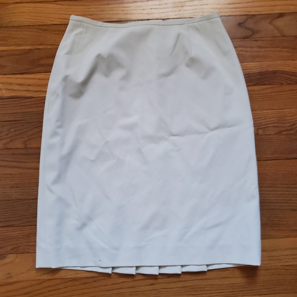 Ann Taylor Dresses & Skirts - 💜 Ann Taylor beige khaki classic skirt